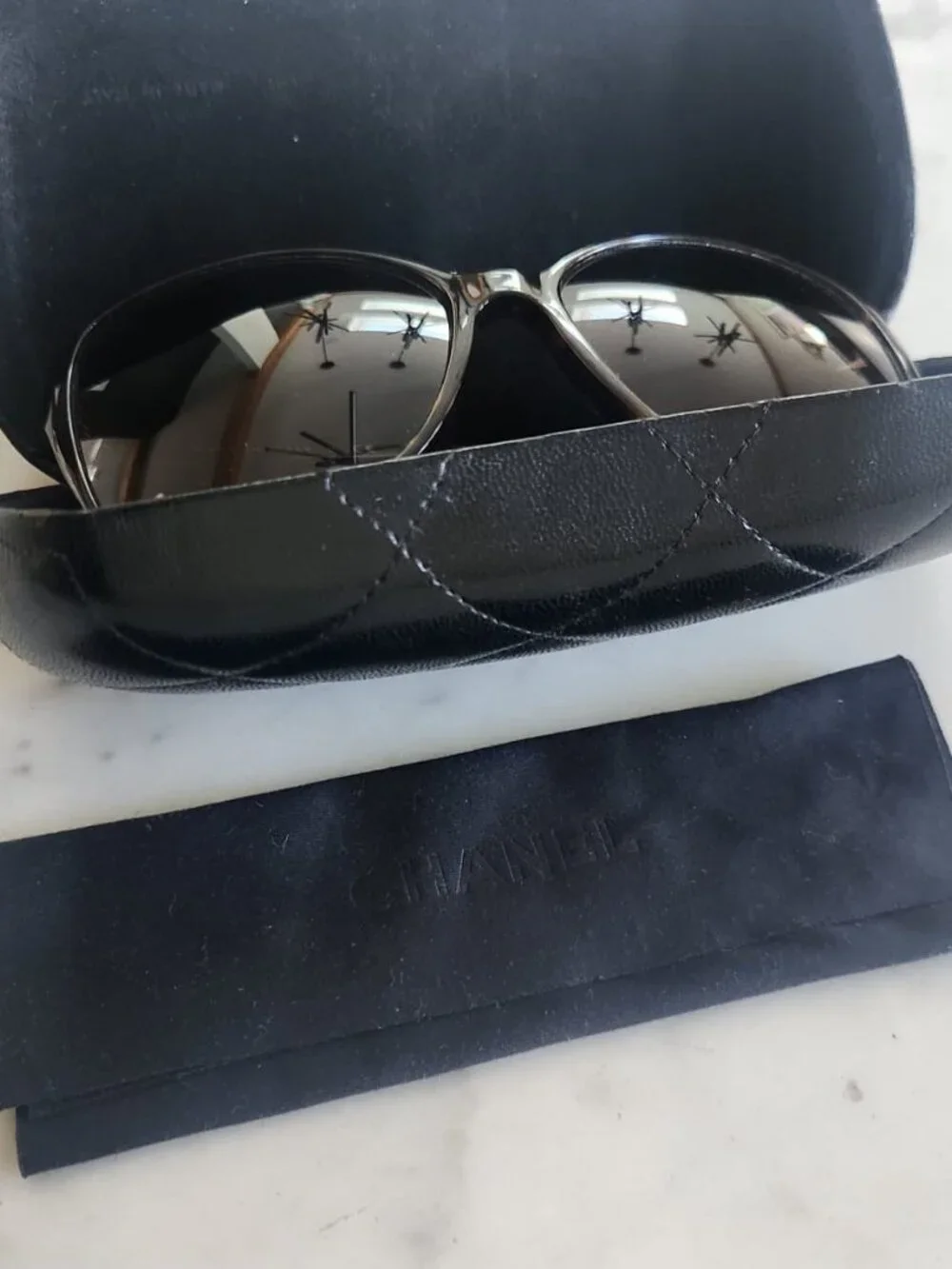 Chanel Tortoise shell Women’s Sunglasses Gold CC Logo w Chanel Case & Dust cloth